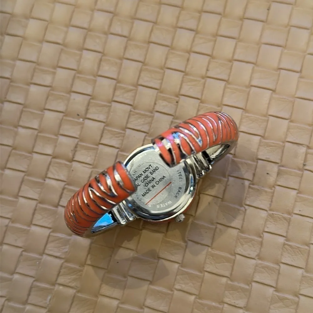 Colorful animal print quartz cuff watch